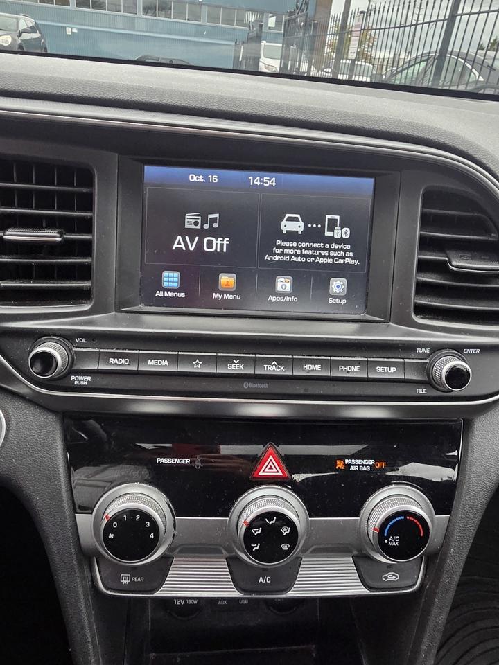 2020 Hyundai Elantra Preferred Photo