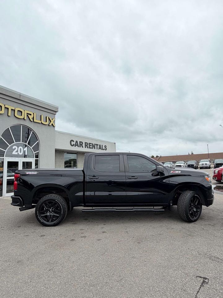 2022 Chevrolet Silverado 1500 4WD Crew Cab Custom Trail Boss Photo