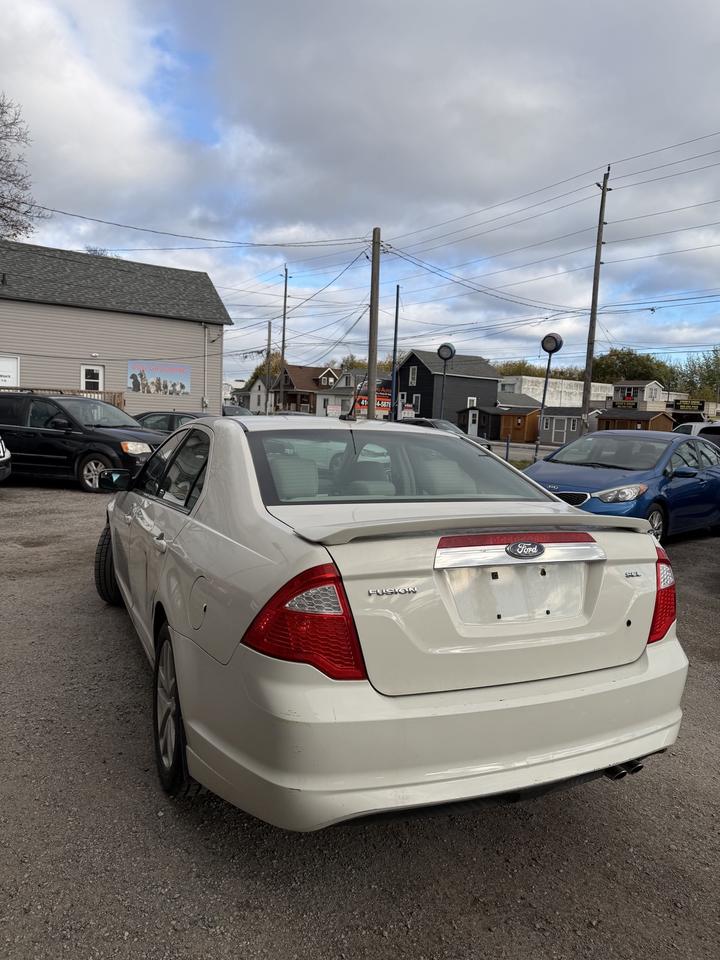 2011 Ford Fusion SEL Photo3
