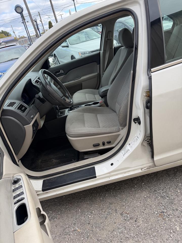 2011 Ford Fusion SEL Photo