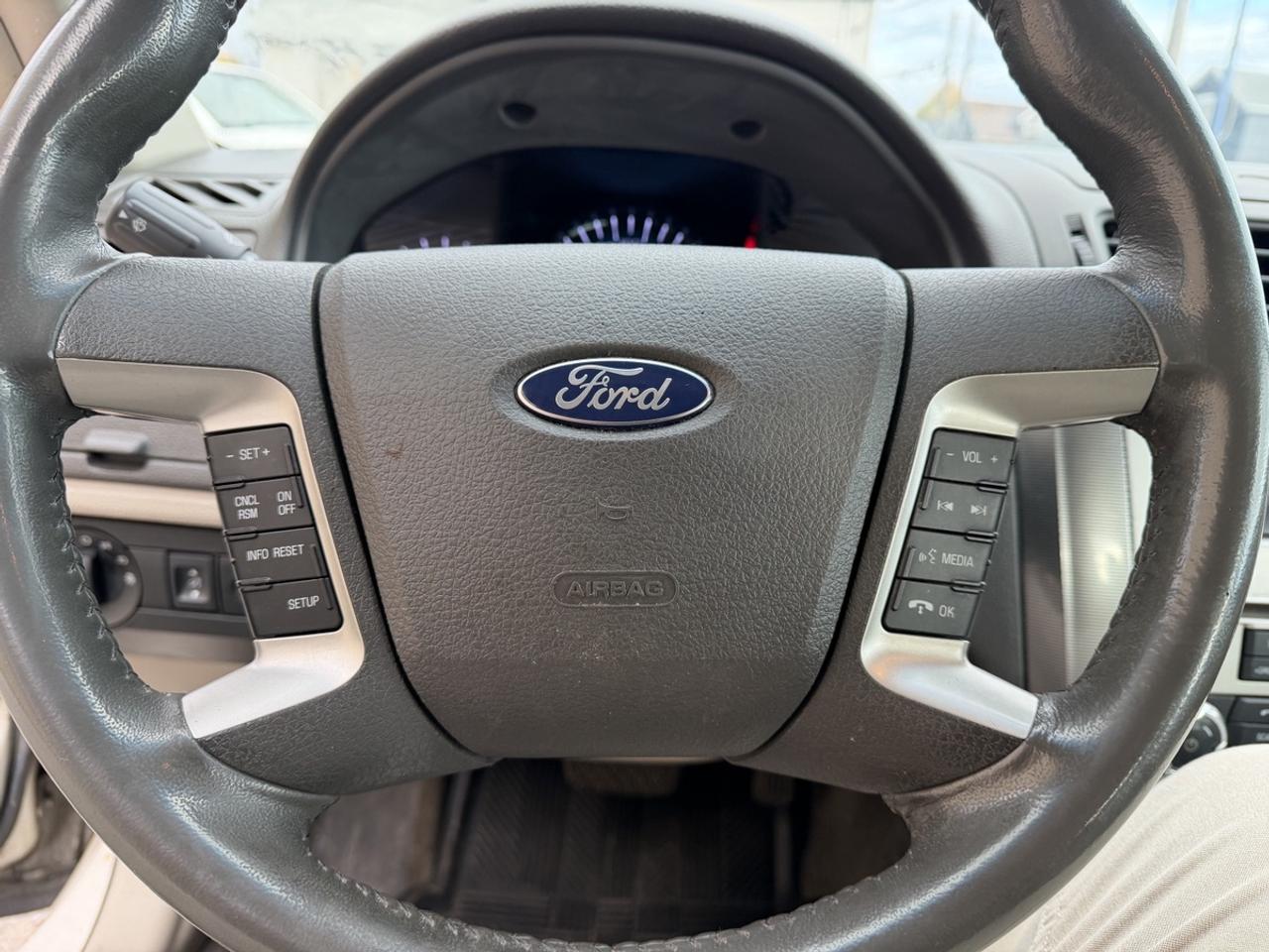 2011 Ford Fusion SEL Photo
