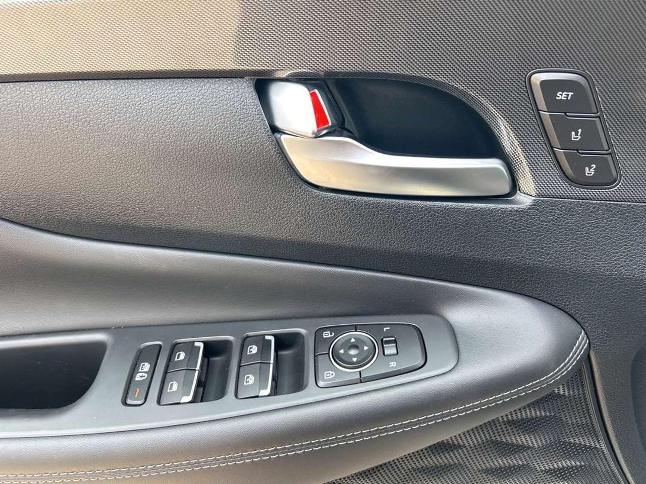 2021 Hyundai Santa Fe Luxury Photo
