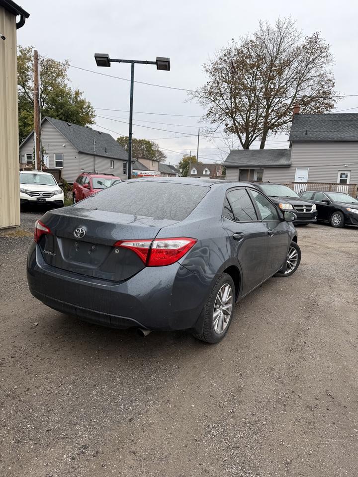 2016 Toyota Corolla LE Photo3