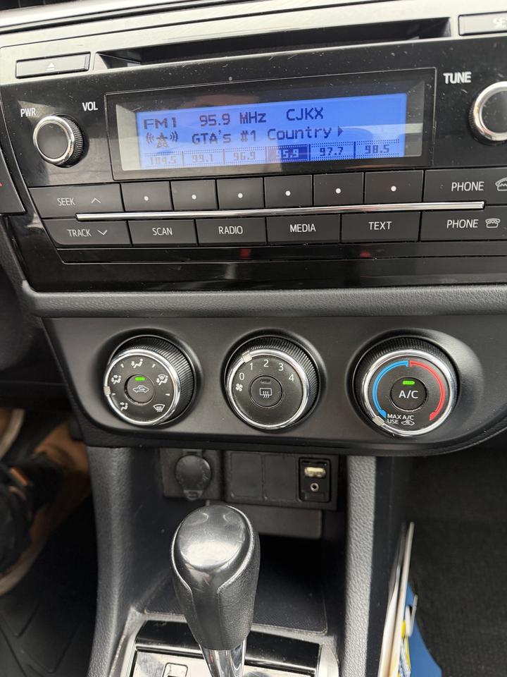 2016 Toyota Corolla LE Photo