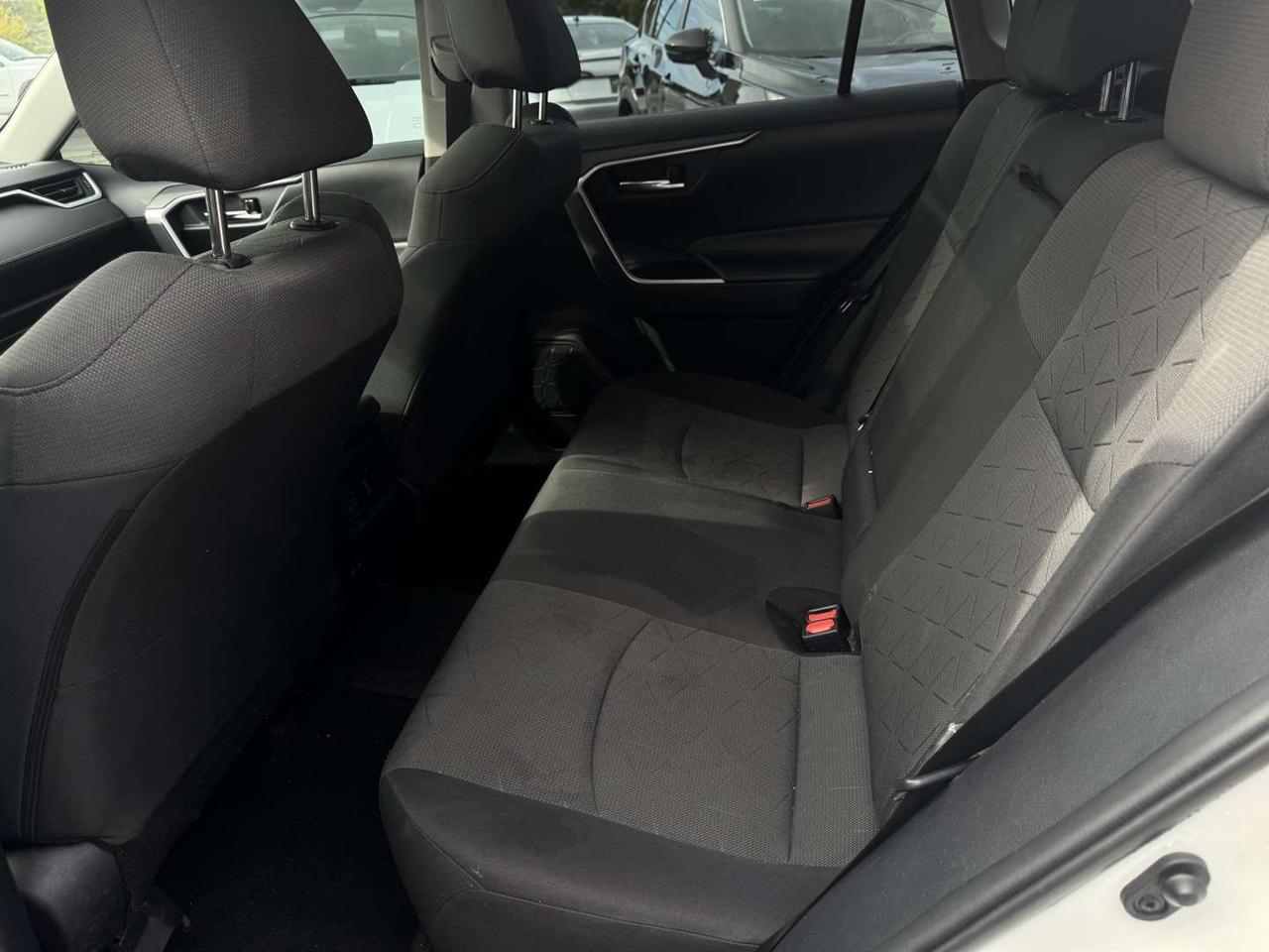 2020 Toyota RAV4 XLE Pearl White Sunroof   Push Start   Htd Steering Photo