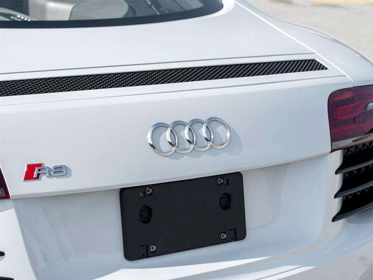 2014 Audi R8 V8 Navigation Pkg Fine Nappa Leather Pkg Carbon Side blade Photo