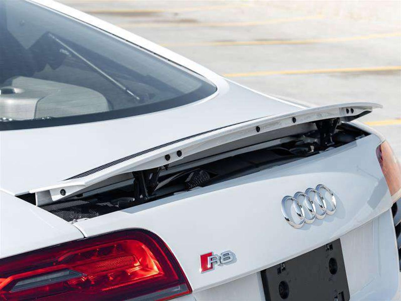 2014 Audi R8 V8 Navigation Pkg Fine Nappa Leather Pkg Carbon Side blade Photo