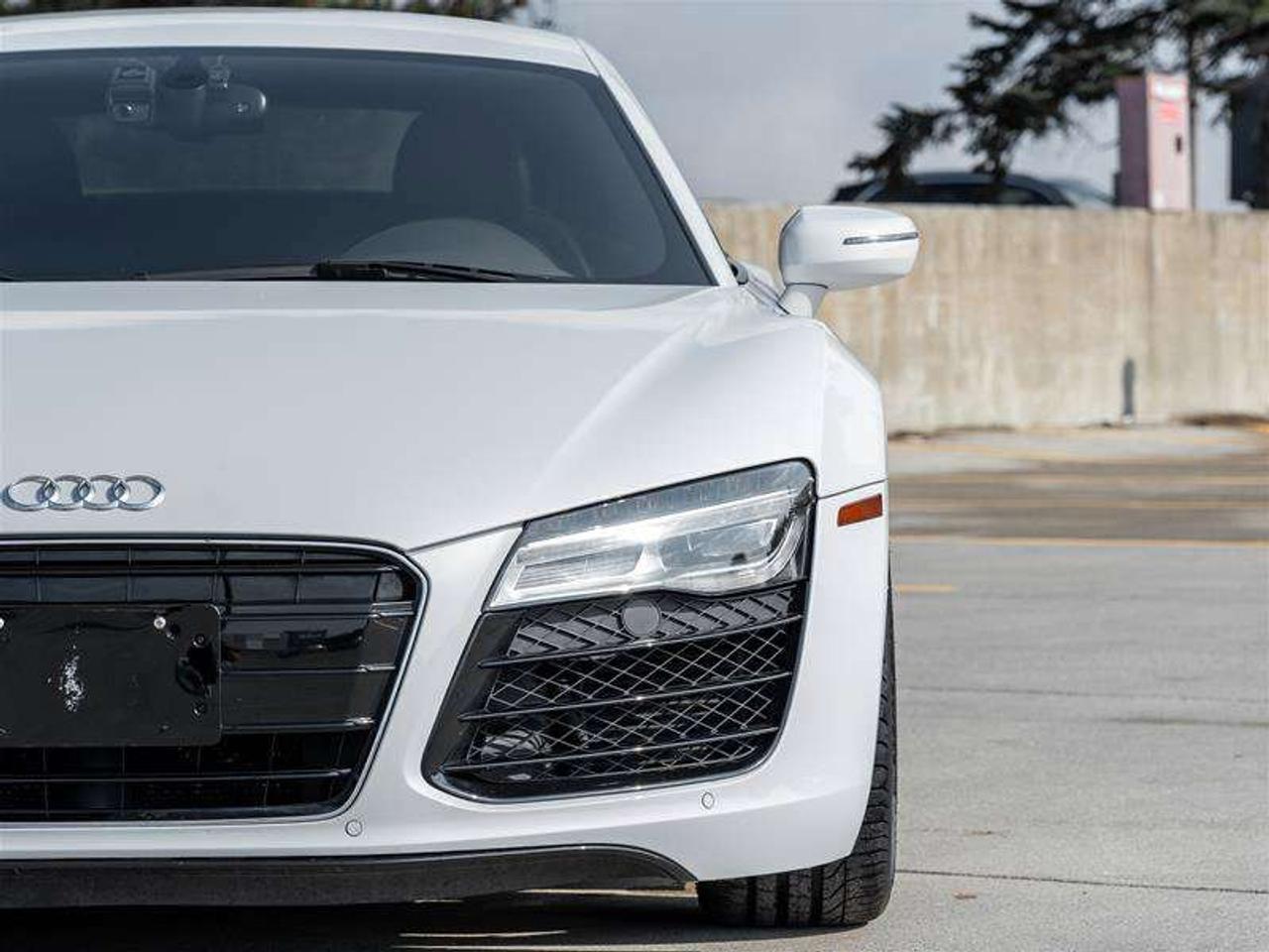 2014 Audi R8 V8 Navigation Pkg Fine Nappa Leather Pkg Carbon Side blade Photo