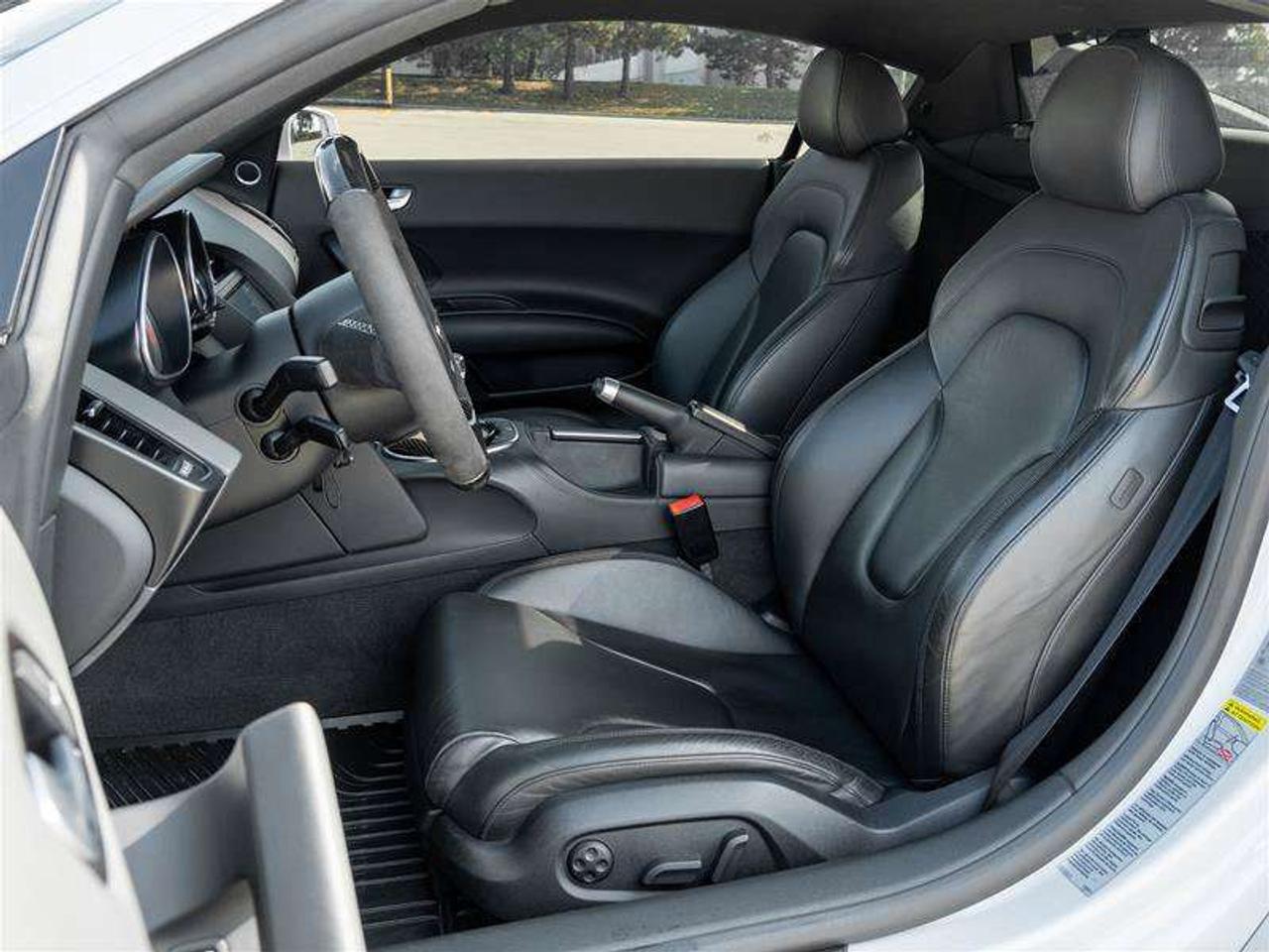 2014 Audi R8 V8 Navigation Pkg Fine Nappa Leather Pkg Carbon Side blade Photo