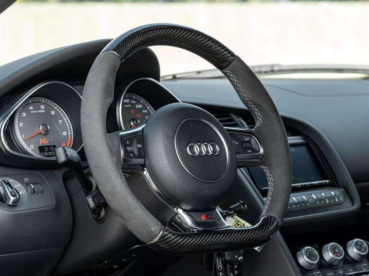 2014 Audi R8 V8 Navigation Pkg Fine Nappa Leather Pkg Carbon Side blade Photo