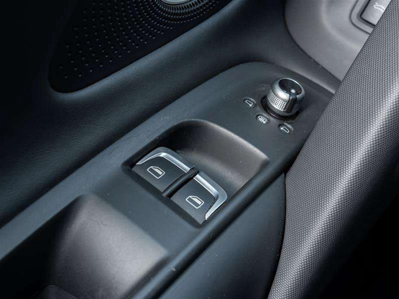 2014 Audi R8 V8 Navigation Pkg Fine Nappa Leather Pkg Carbon Side blade Photo