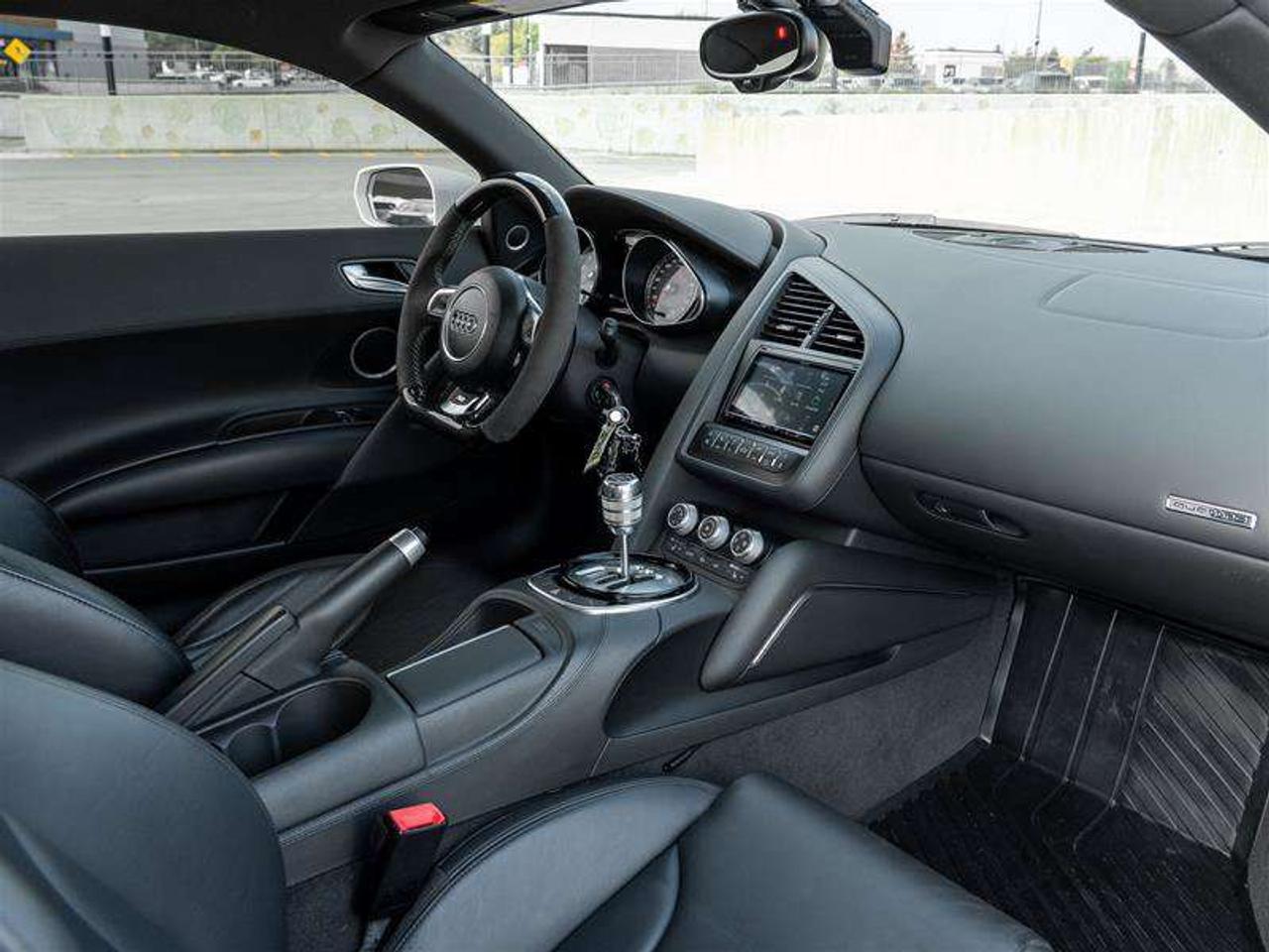 2014 Audi R8 V8 Navigation Pkg Fine Nappa Leather Pkg Carbon Side blade Photo