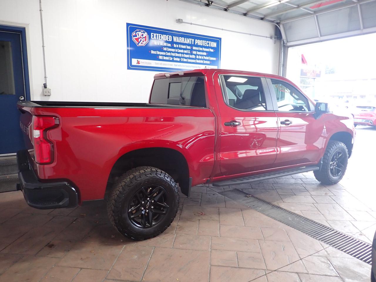 2024 Chevrolet Silverado 1500 LT Trail Boss 4WD CREW CAB *DIESEL* Photo5