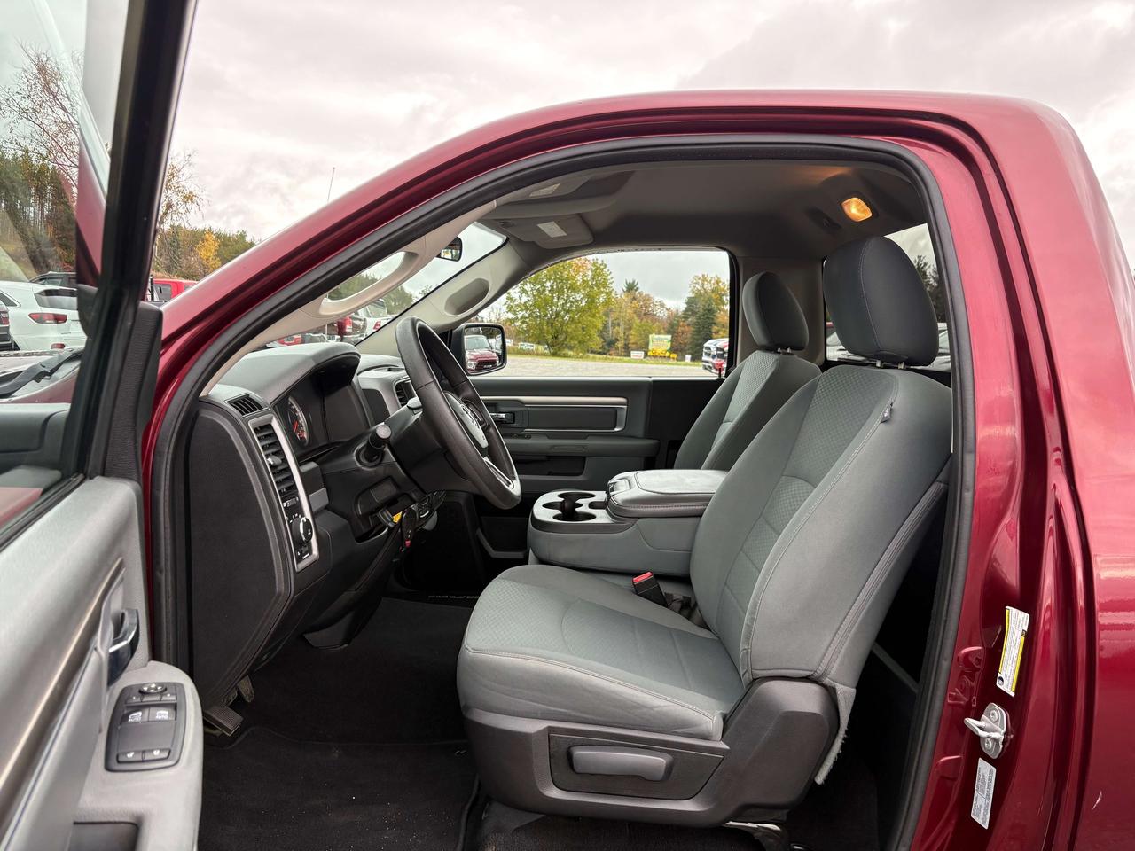 2016 RAM 1500 Express Photo