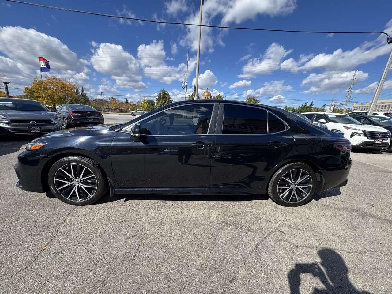 2021 Toyota Camry SE UPGRADE AWD   Sunroof   Push Start   Htd Steering Photo