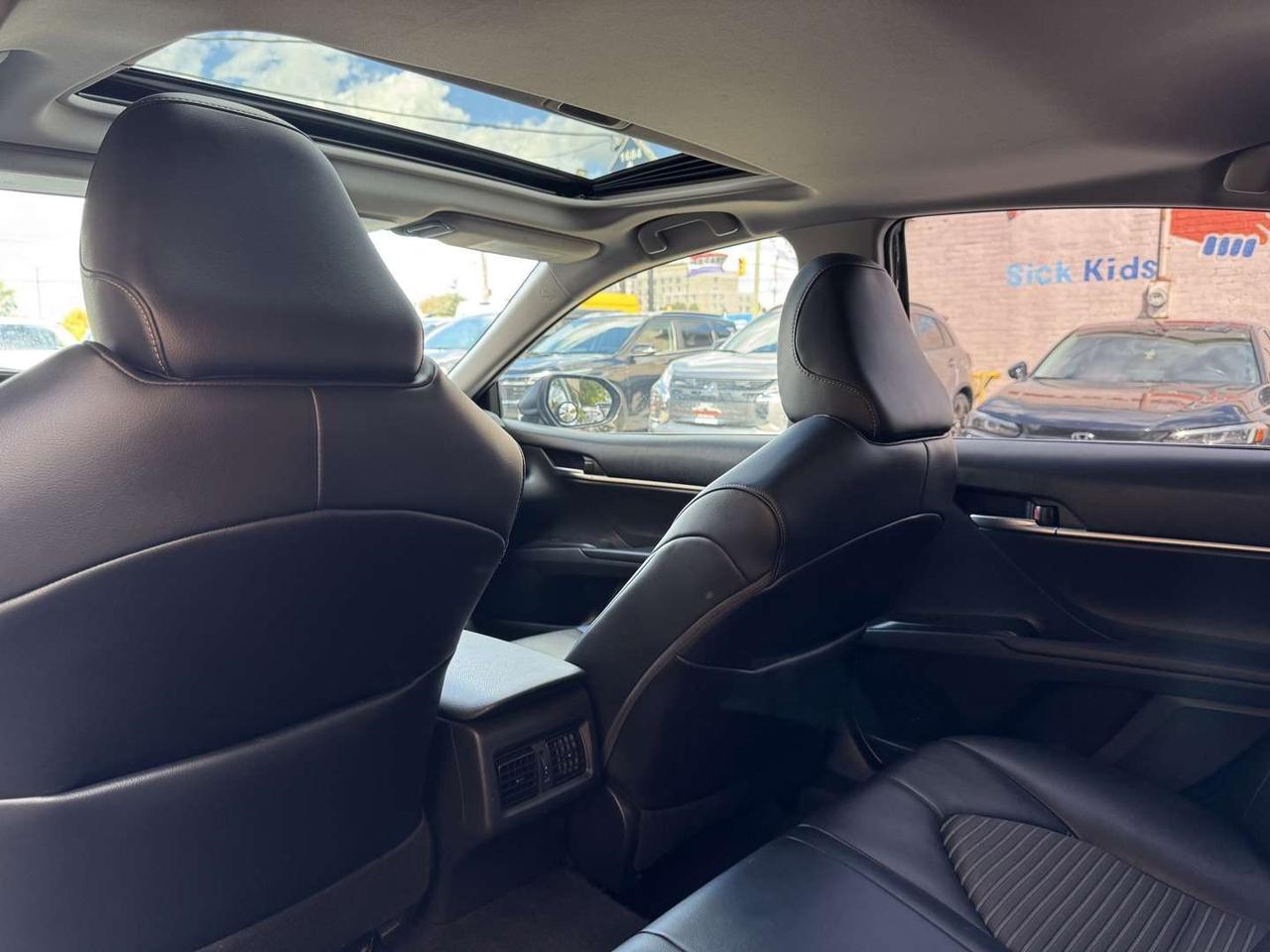 2021 Toyota Camry SE UPGRADE AWD   Sunroof   Push Start   Htd Steering Photo