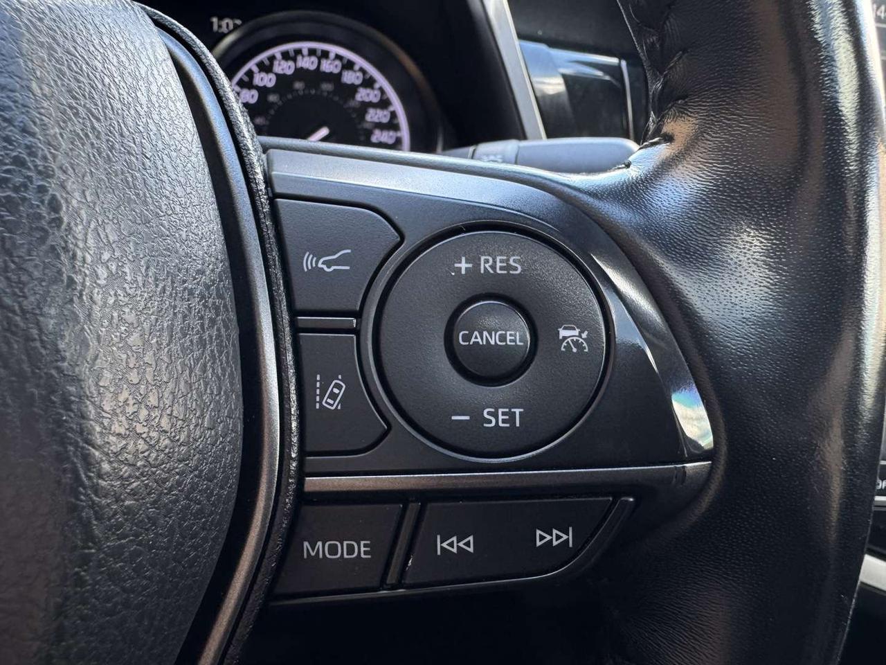 2021 Toyota Camry SE UPGRADE AWD   Sunroof   Push Start   Htd Steering Photo