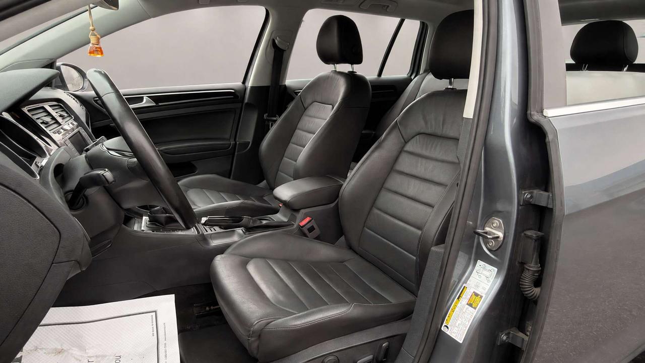2017 Volkswagen Golf Highline   Certified   No Accident   Sunroof   Leather Photo
