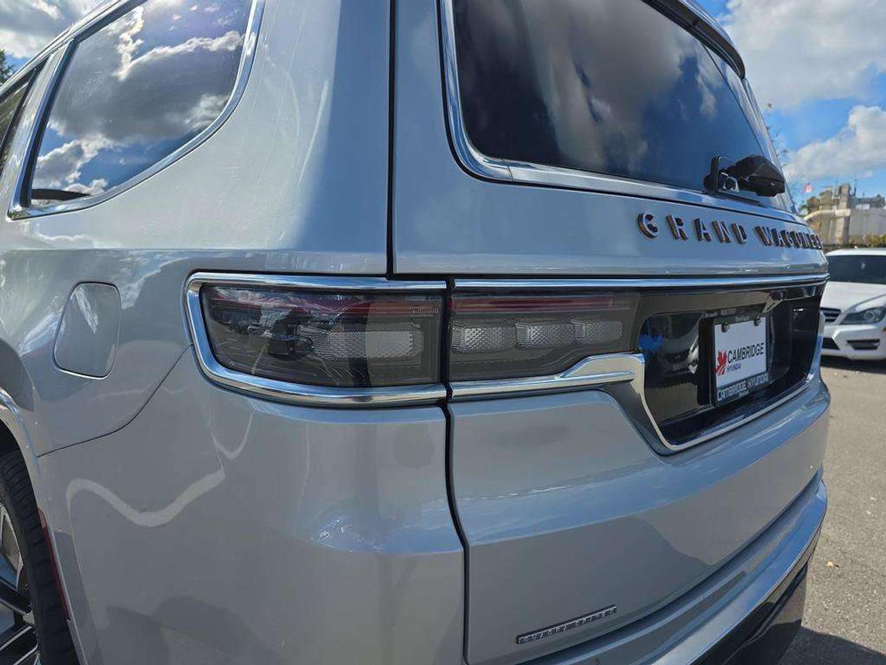 2023 Jeep Grand Wagoneer Series III   NO ACCIDENTS VENT.LEATHER PANOROOF Photo