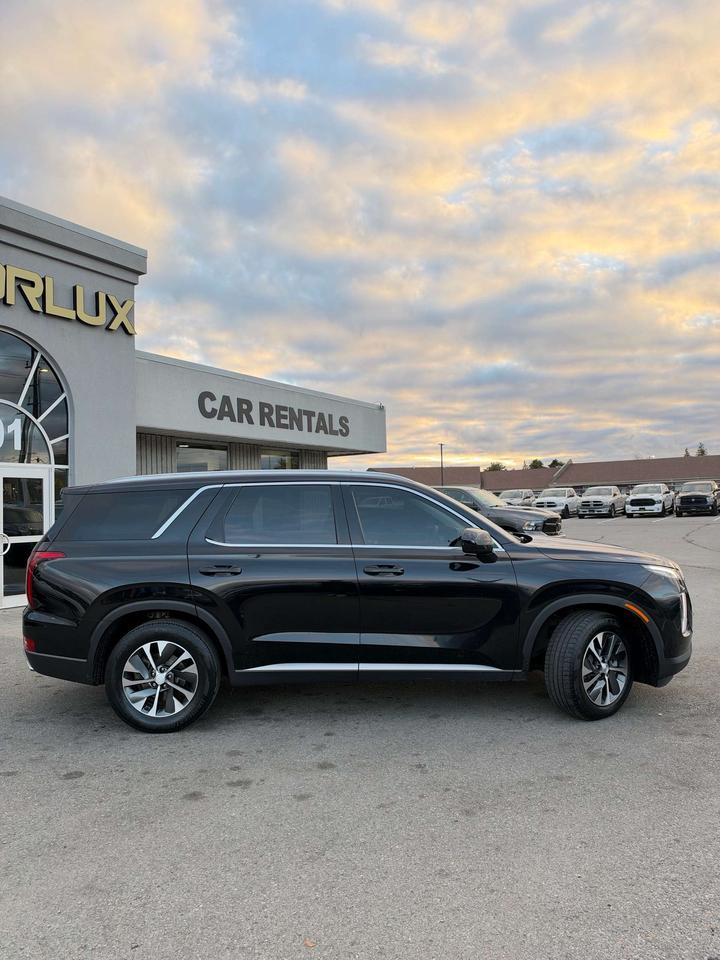 2020 Hyundai PALISADE Essential 8-Passenger AWD Photo