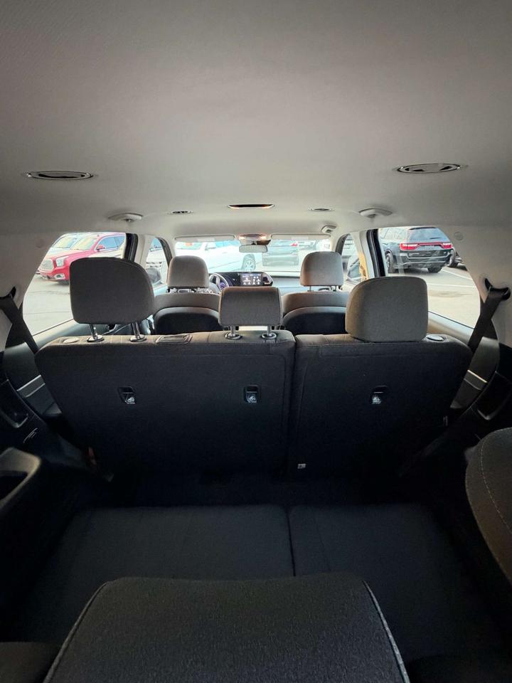 2020 Hyundai PALISADE Essential 8-Passenger AWD Photo