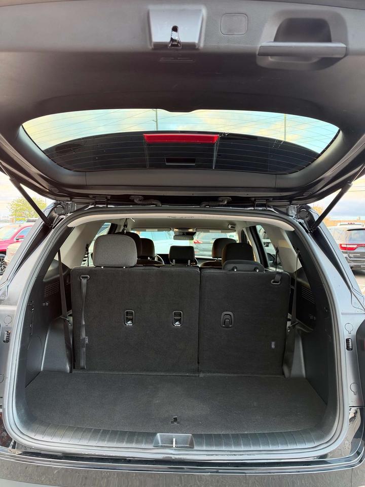 2020 Hyundai PALISADE Essential 8-Passenger AWD Photo