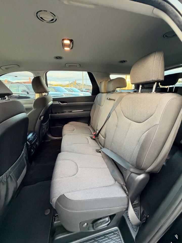 2020 Hyundai PALISADE Essential 8-Passenger AWD Photo