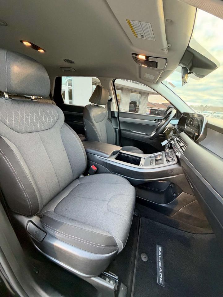 2020 Hyundai PALISADE Essential 8-Passenger AWD Photo
