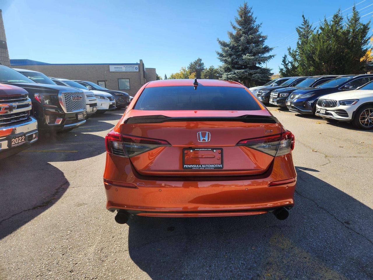 2022 Honda Civic SI, MANUAL, TWO SETS OF RIMS AND TIRES Photo