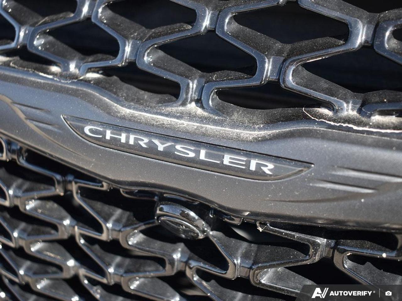 2024 Chrysler Pacifica Limited Front-Wheel Drive Passenger Van Photo