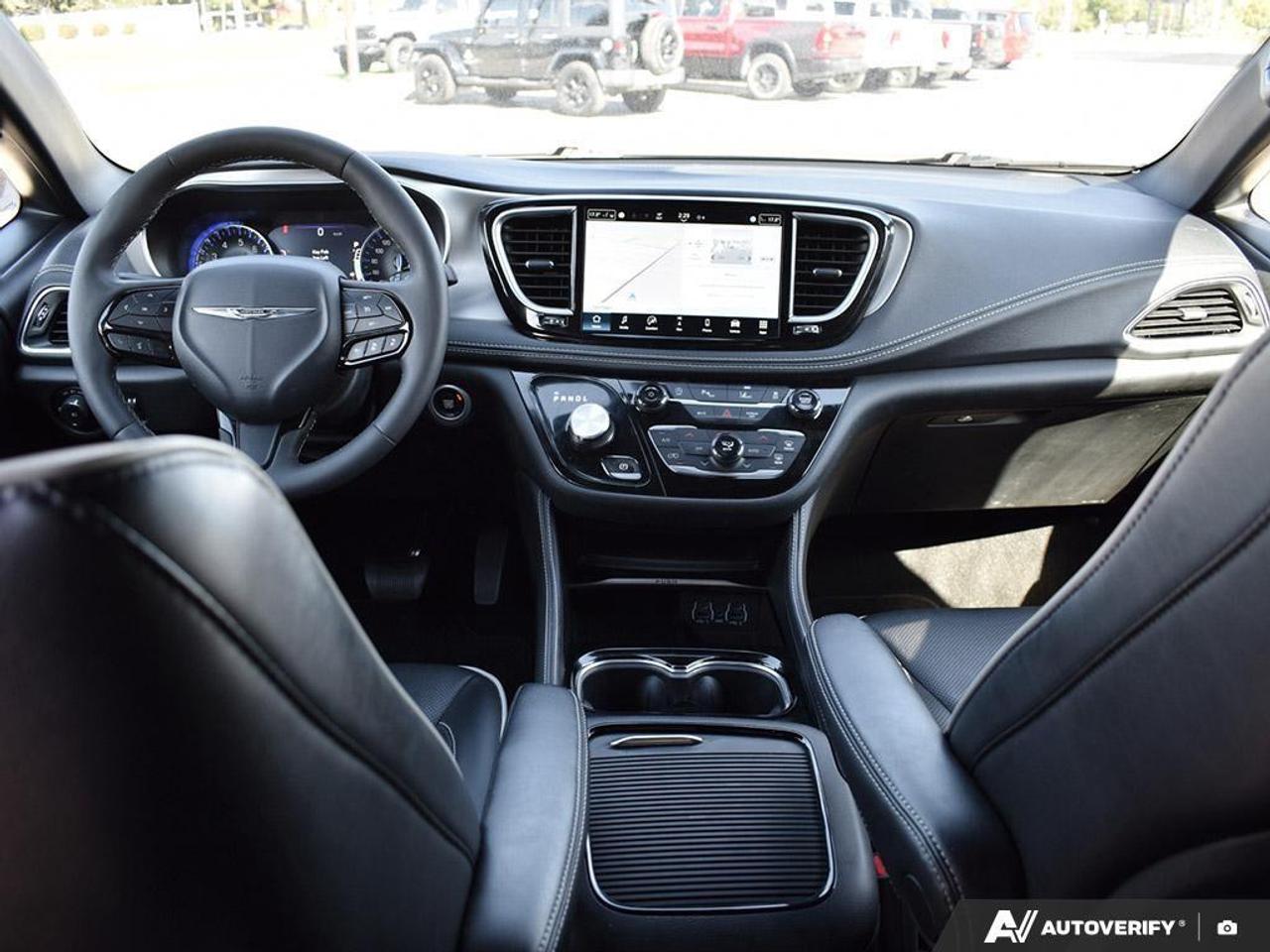 2024 Chrysler Pacifica Limited Front-Wheel Drive Passenger Van Photo