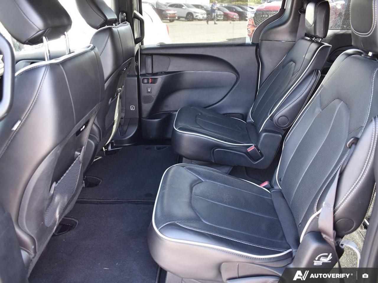 2024 Chrysler Pacifica Limited Front-Wheel Drive Passenger Van Photo