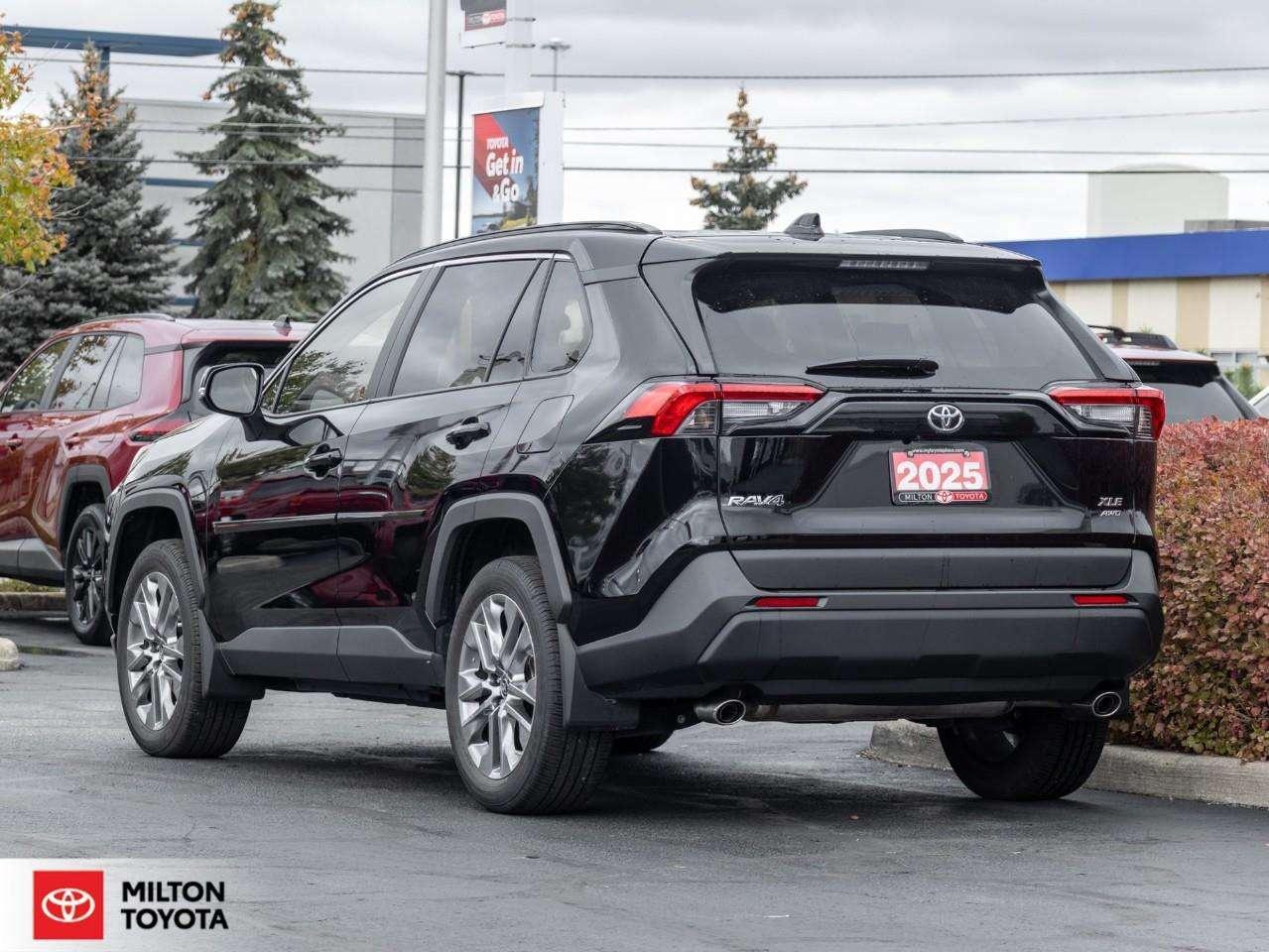 2025 Toyota RAV4 PREMIUM LEATHER SUNROOF REMOTE CONNECT 19 WHEELS ONE OWNER TCUV XLE Photo
