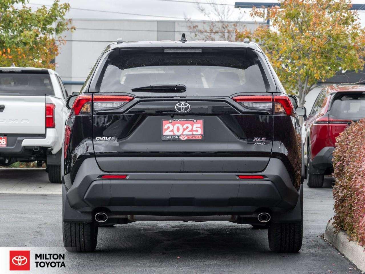 2025 Toyota RAV4 PREMIUM LEATHER SUNROOF REMOTE CONNECT 19 WHEELS ONE OWNER TCUV XLE Photo