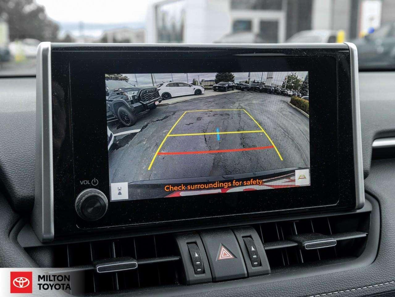 2025 Toyota RAV4 PREMIUM LEATHER SUNROOF REMOTE CONNECT 19 WHEELS ONE OWNER TCUV XLE Photo