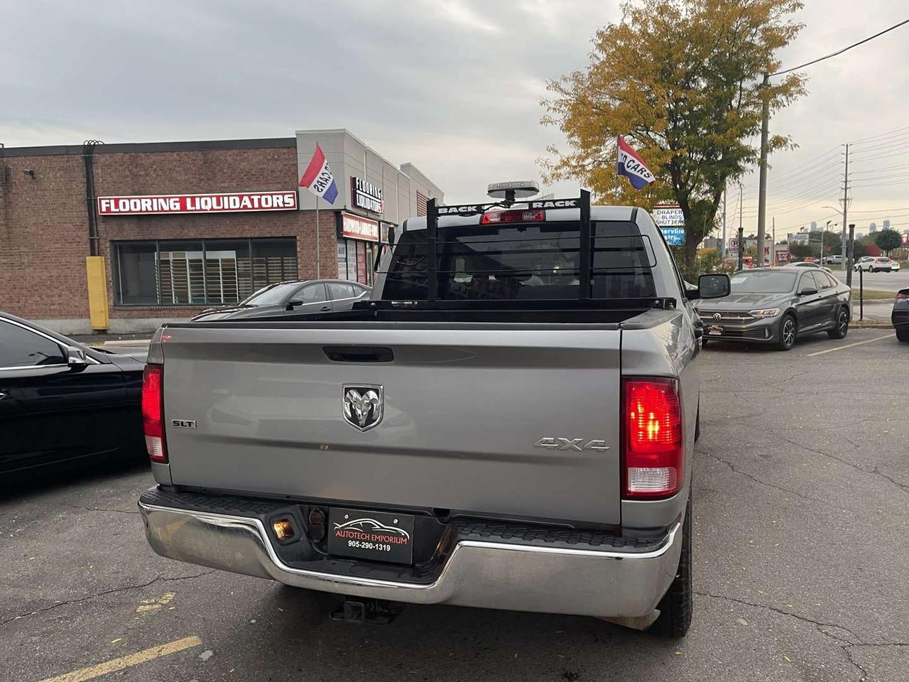 2022 RAM 1500 SLT CREW CAB HEMI 4X4   6PASS   Rev Cam Photo