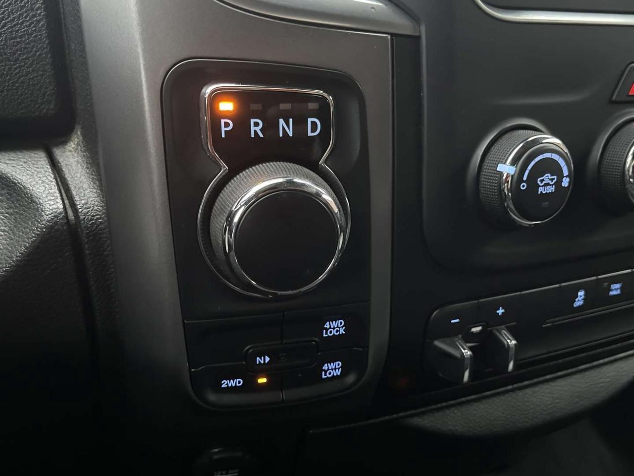 2022 RAM 1500 SLT CREW CAB HEMI 4X4   6PASS   Rev Cam Photo