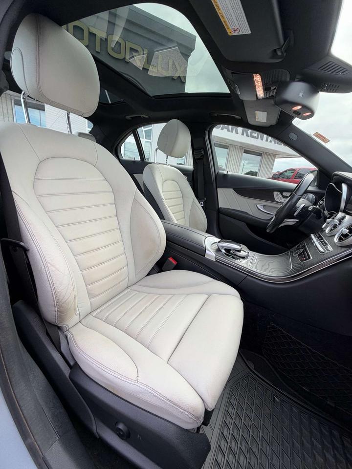 2015 Mercedes-Benz C-Class 4dr Sdn C 400 4MATIC Photo