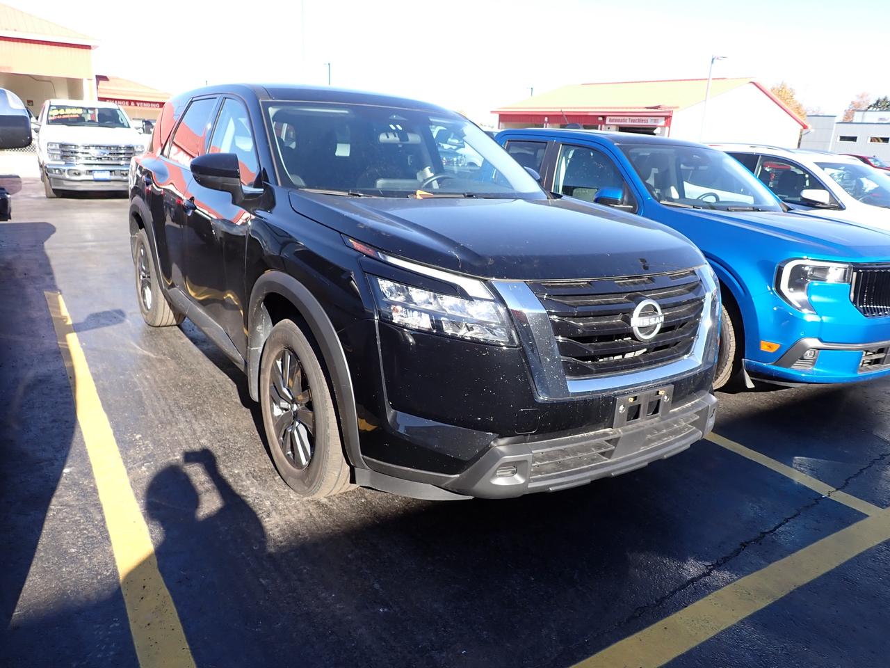 2024 Nissan Pathfinder S AWD 4 DR Photo