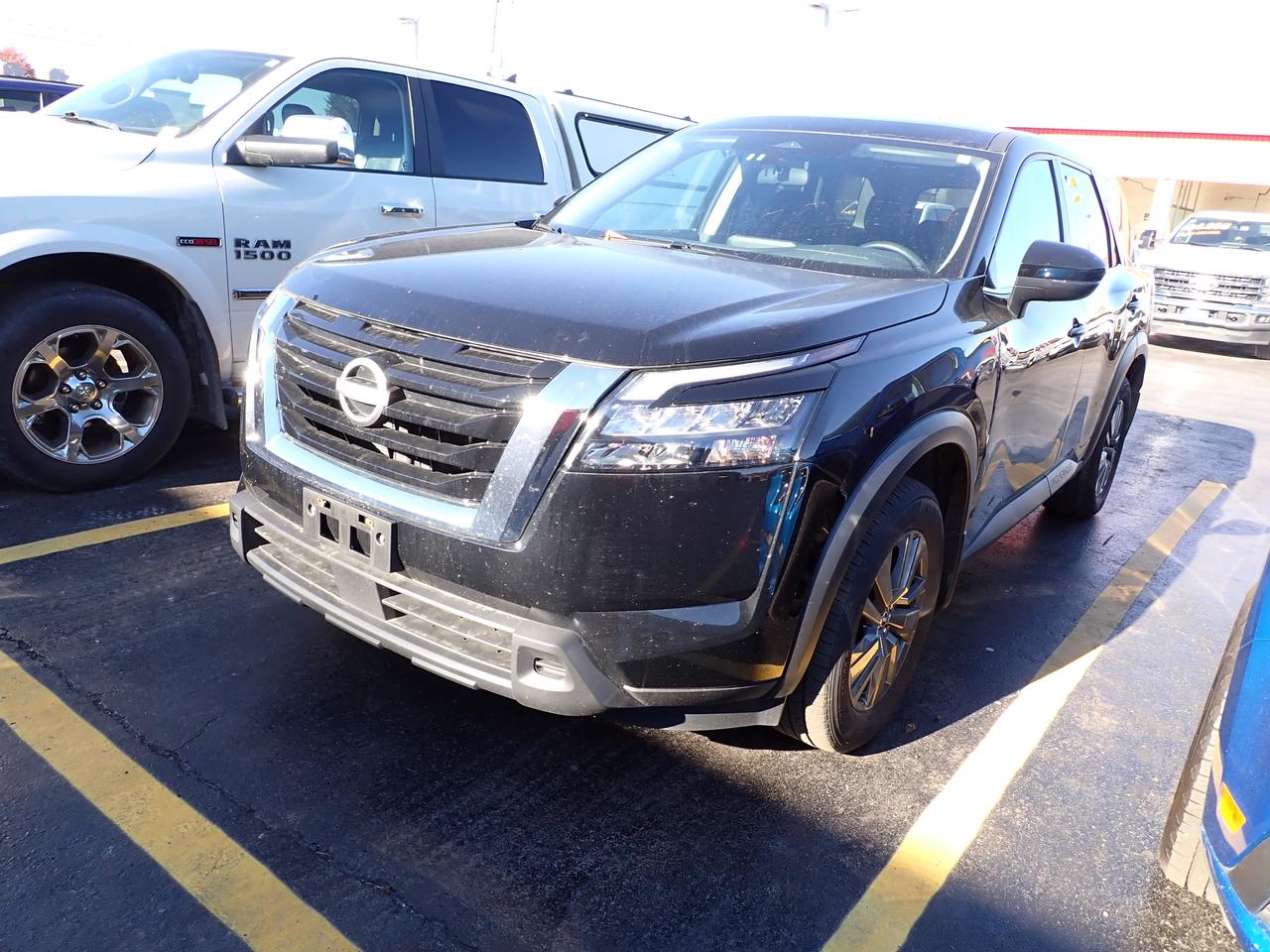 2024 Nissan Pathfinder S AWD 4 DR Photo
