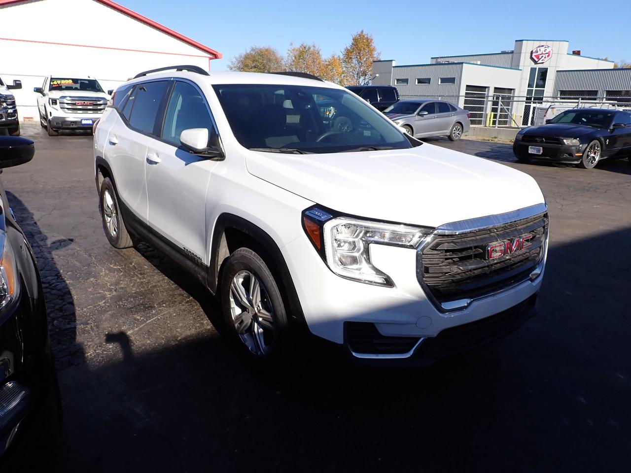 2024 GMC Terrain SLE AWD 4dr Photo