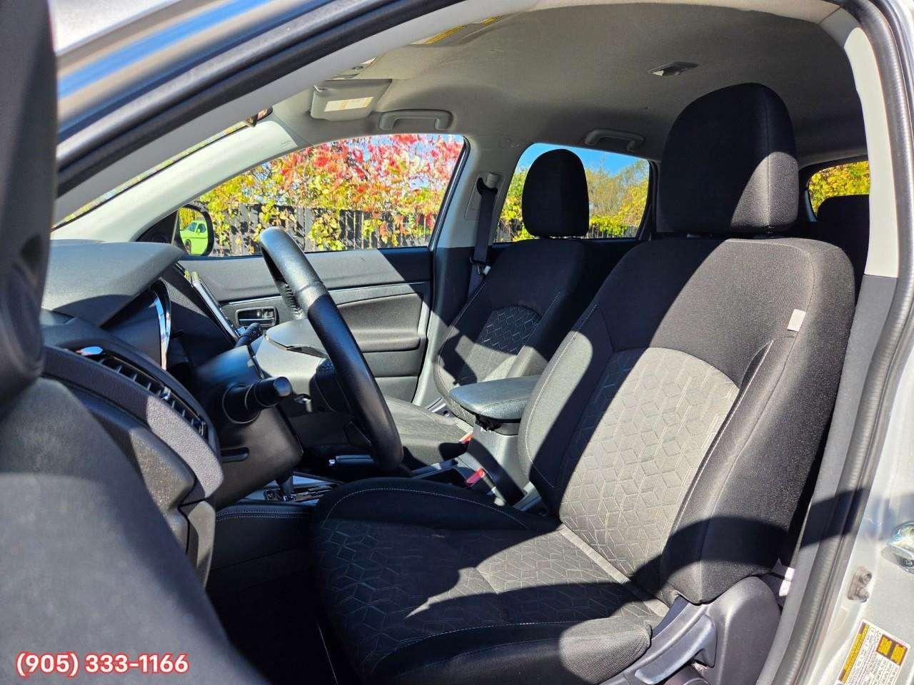 2024 Mitsubishi RVR SE Apple CarPlay & Android Auto • Heated Front Seats • Lane Assist • SiriusXM® Satellite Radio • Keyless Entry Photo