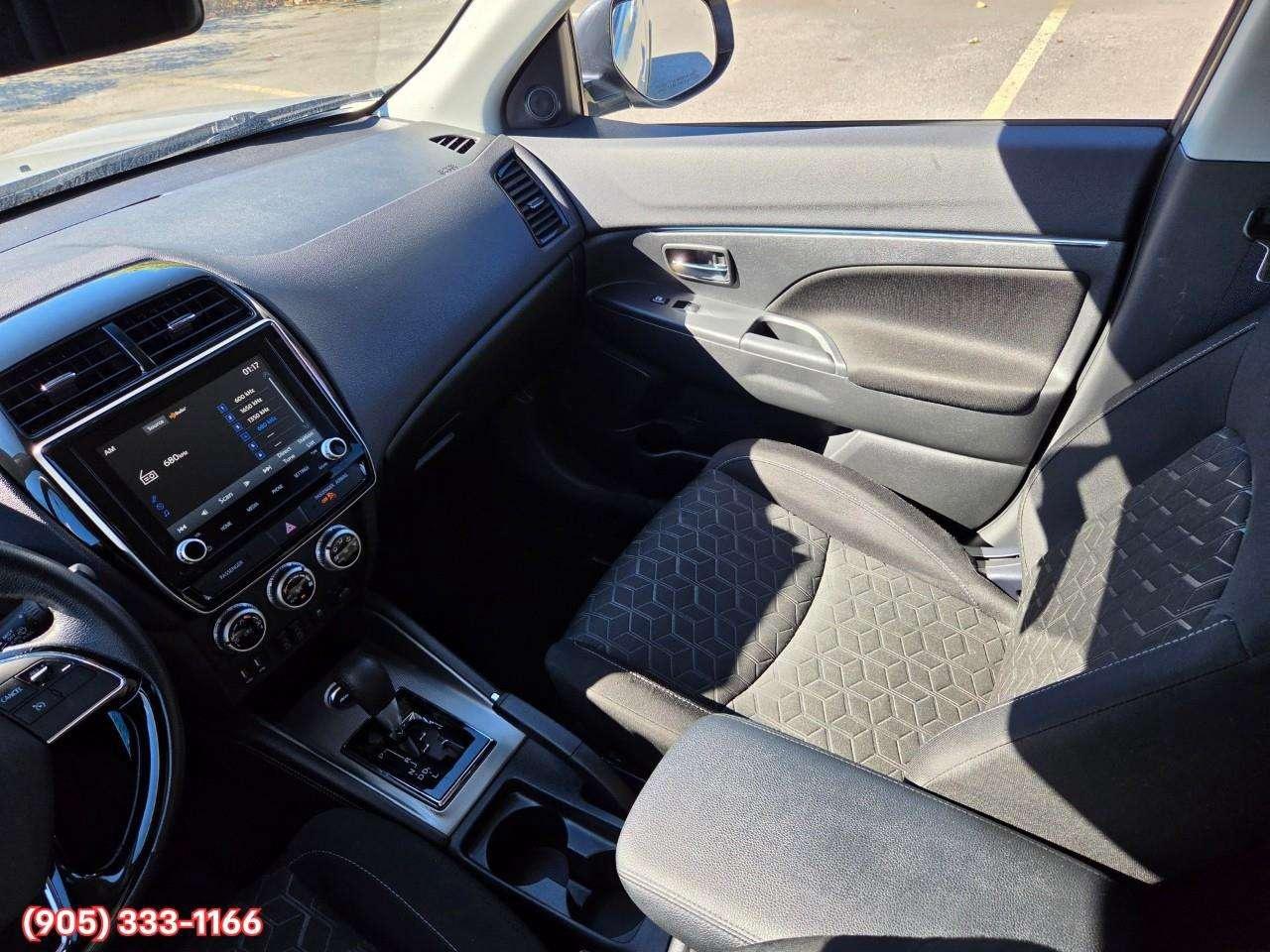2024 Mitsubishi RVR SE Apple CarPlay & Android Auto • Heated Front Seats • Lane Assist • SiriusXM® Satellite Radio • Keyless Entry Photo