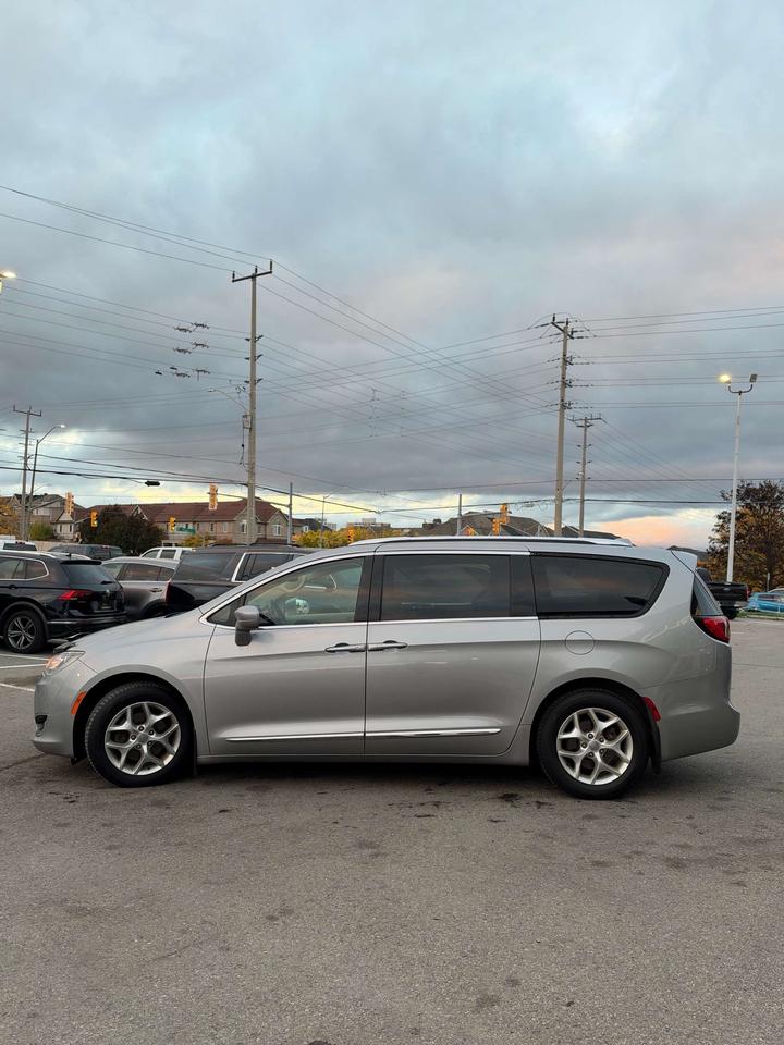 2017 Chrysler Pacifica 4DR WGN TOURING-L PLUS Photo