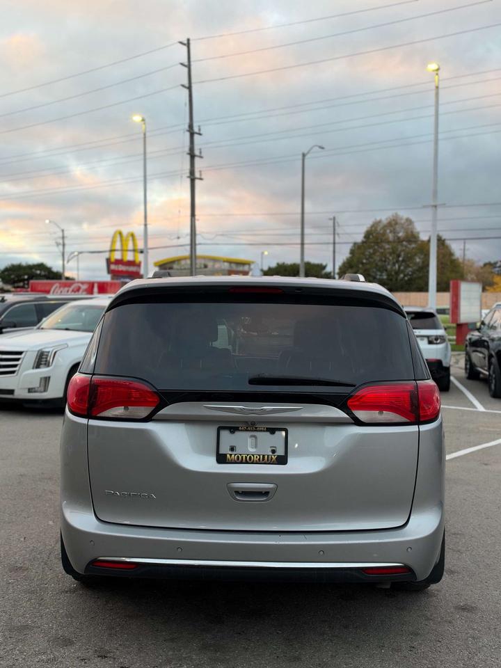 2017 Chrysler Pacifica 4DR WGN TOURING-L PLUS Photo