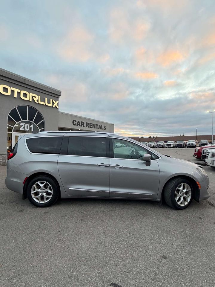 2017 Chrysler Pacifica 4DR WGN TOURING-L PLUS Photo