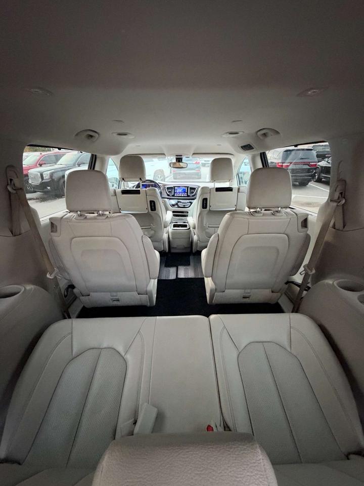 2017 Chrysler Pacifica 4DR WGN TOURING-L PLUS Photo