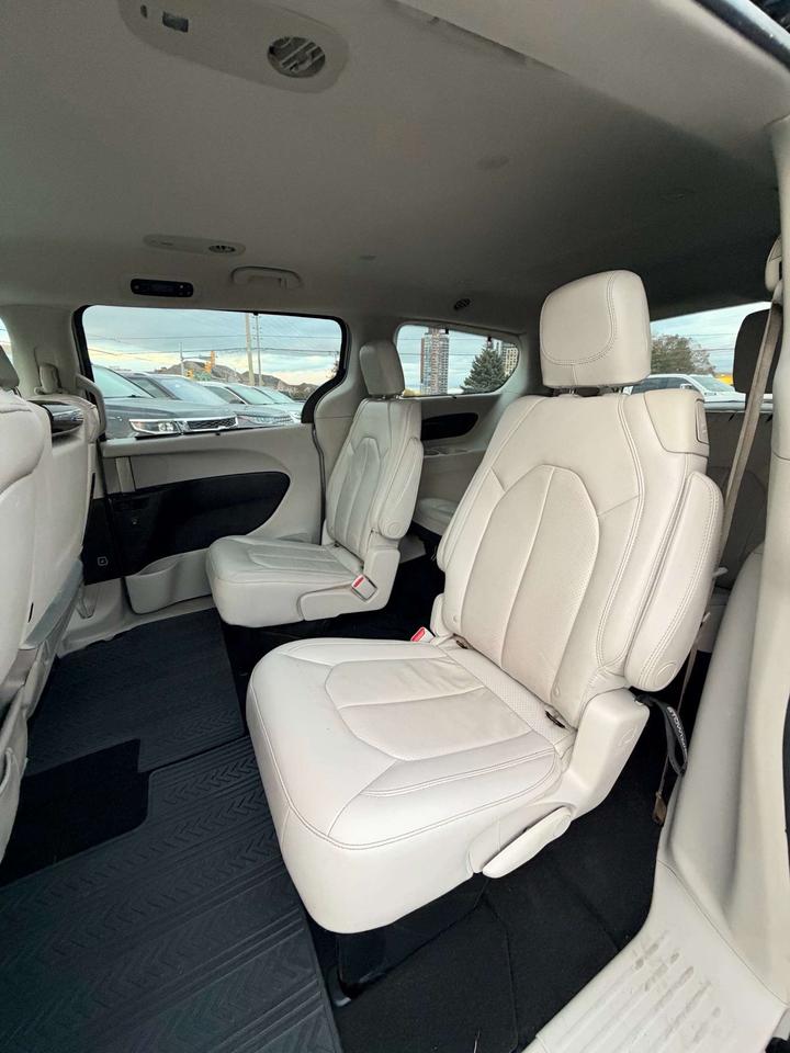 2017 Chrysler Pacifica 4DR WGN TOURING-L PLUS Photo