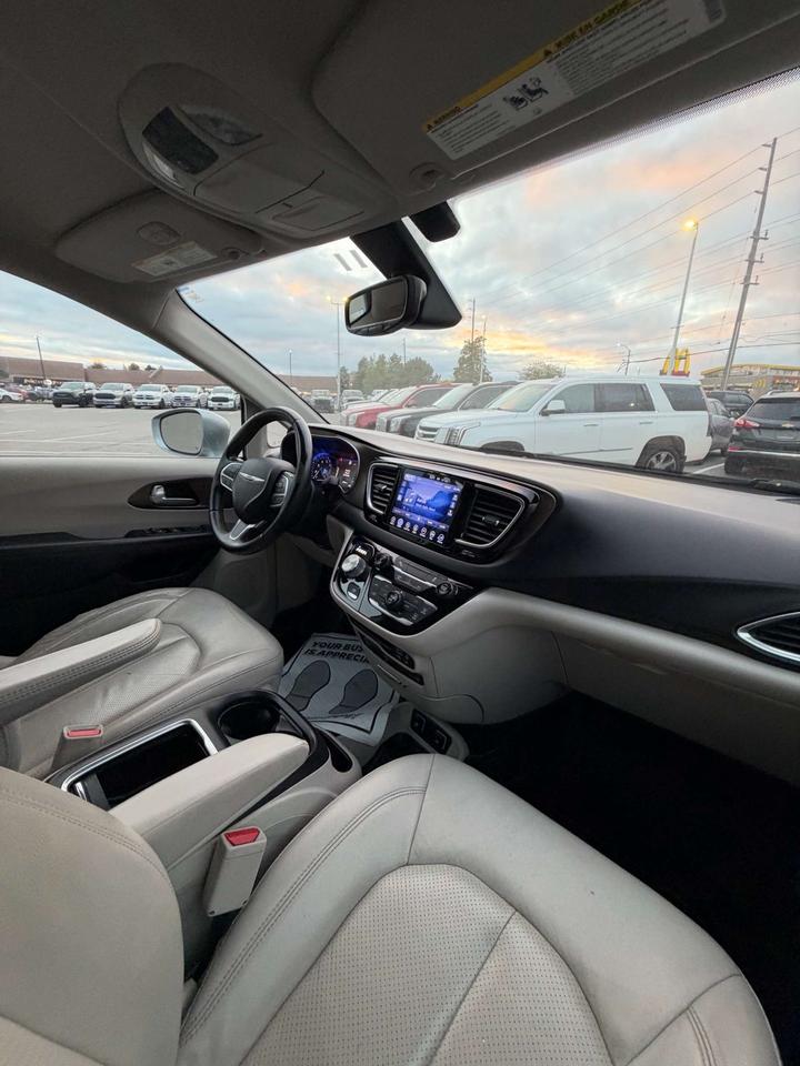 2017 Chrysler Pacifica 4DR WGN TOURING-L PLUS Photo