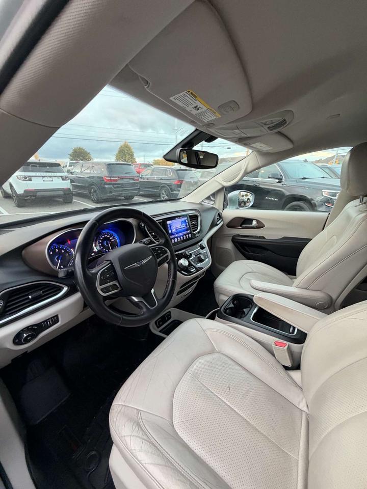 2017 Chrysler Pacifica 4DR WGN TOURING-L PLUS Photo